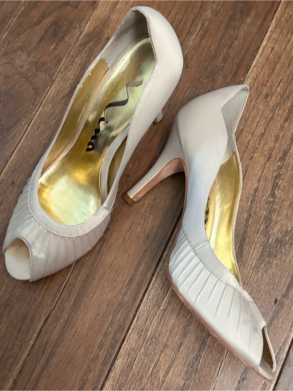 Nina Cream Peep-Toe Heels with Gold Interior 8.5